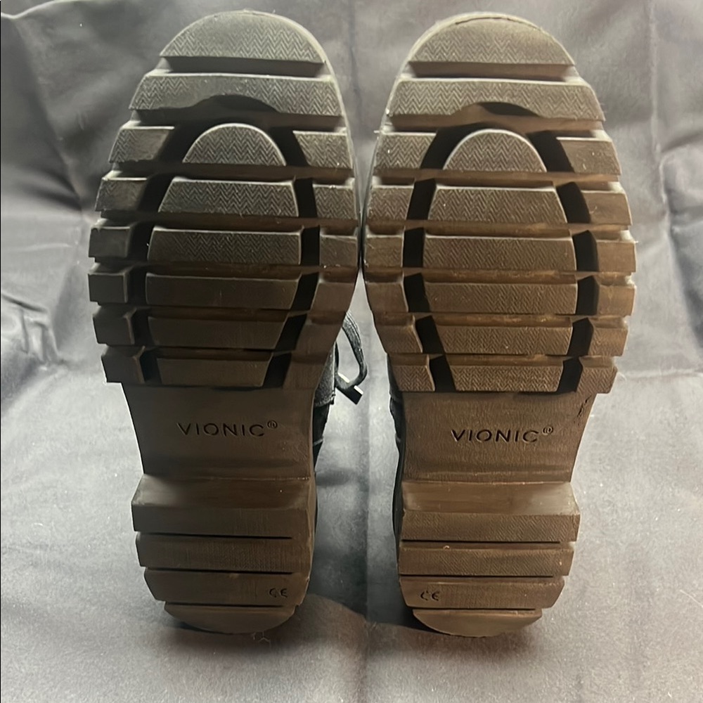 Waterproof high top shoes - Picture 12 of 12